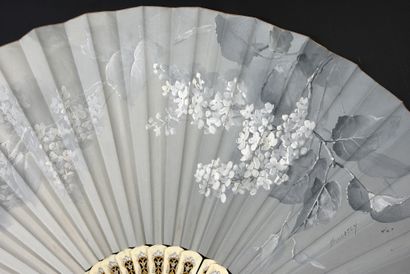 null Billotey, White Lilacs, circa 1890
Folded fan, the silk leaf painted with lilac...