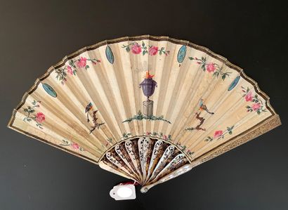 null Jupiter, Venus and Minerva, circa 1790-1800
Folded fan, the painted skin leaf...