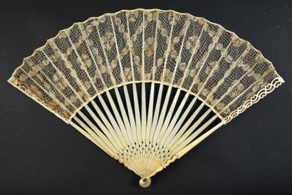 null Four leaves, circa 1760-1770
Rare folded fan, the lace leaf, blond of thread,...