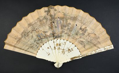  Les carpes, Japon, vers 1890 Éventail, la feuille double en soie peinte d'un pêcheur...