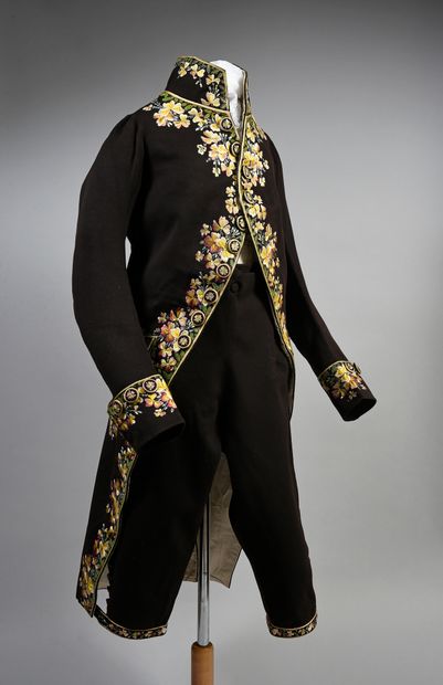 null Habit et culotte d'un somptueux habit à la française brodé, vers 1800-1805, habit...