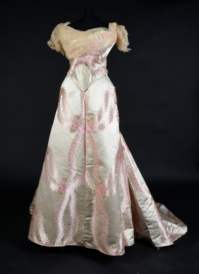 null Robe de bal griffée Worth, (no de griffe illisible) vers 1895, robe dans le...