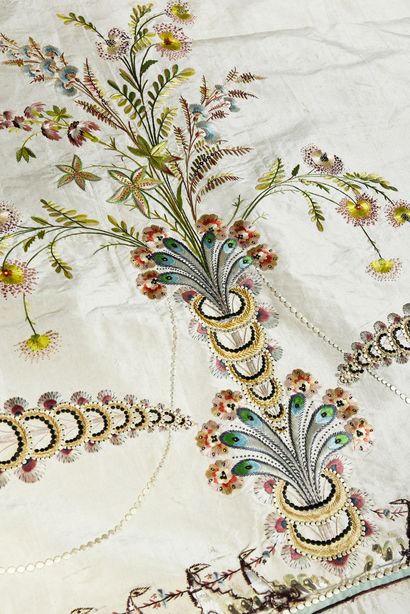  Parties d'une somptueuse robe de Cour brodée, vers 1785, partie du jupon démonté...