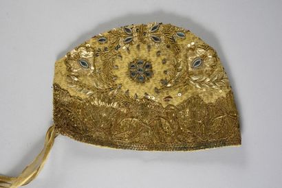  Alsace, first third of the 19th century, gold brocade headdress with embroidered...