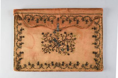  Important portefeuille brodé aux attributs liturgiques, vers 1730-1750, portefeuille...