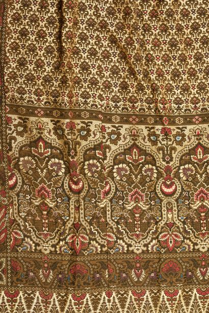 null Deux paires de rideaux, vers 1880-1900, épais tissage jacquard coton à décor...