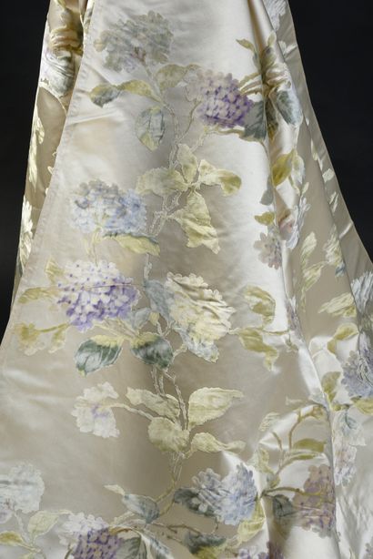 null Robe de bal griffée Worth (no57262), vers 1900, superbe velours au sabre fond...