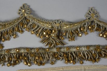 null Sparkling gold and silver trimmings, probably for furnishing, circa 1900, fringe...