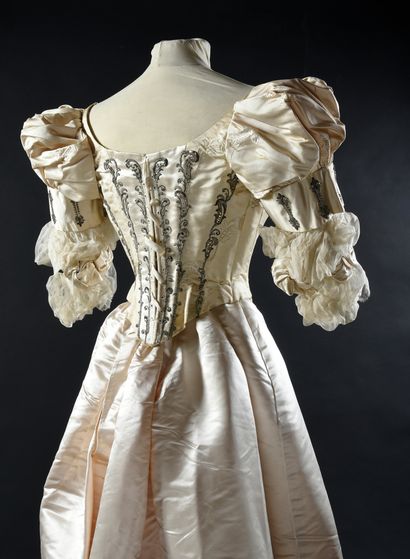  Corsage d'une robe du soir, griffé Worth, fin du XIXe siècle, corsage baleiné en...