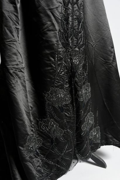 Skirt of an embroidered evening gown, attributed to Worth, circa 1900, asymmetrical...