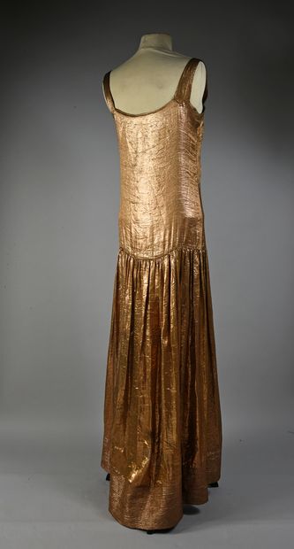  Robe du soir griffée Jeanne Lanvin, été 1930, (no 335/6), robe en lamé de ton bronze,...