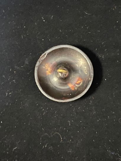 null Brown tortoiseshell button, second half of the 19th century, brown tortoiseshell...