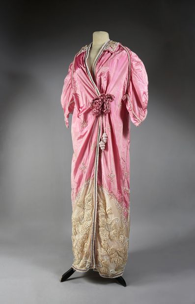  Evening coat by Jeanne Paquin, (No. 87219), Summer 1912, short raglan sleeve kimono...
