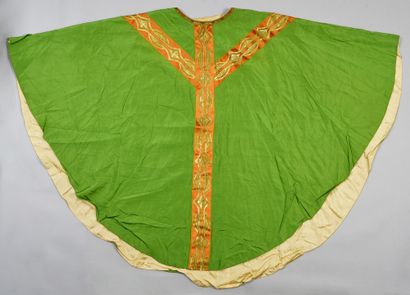 null Meeting of chasuble and dalmatic, circa 1930-1950, five chasubles of semi-gothic...