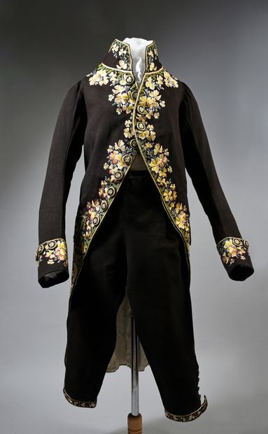  Suit and breeches of a sumptuous French embroidered suit, circa 1800-1805, suit...