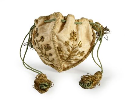 null Embroidered purse, 18th century, small purse in cream-coloured Tours with 4...