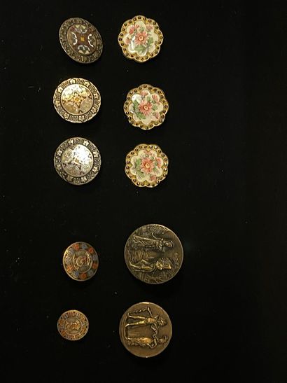 null Meeting of ten metal buttons, second half of the 19th century, mainly enamelled...