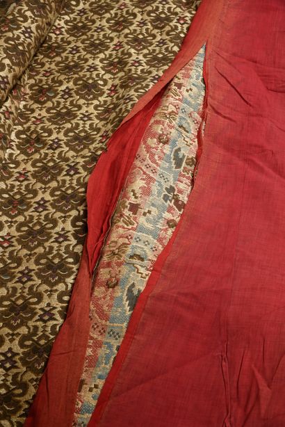 null Deux paires de rideaux, vers 1880-1900, épais tissage jacquard coton à décor...