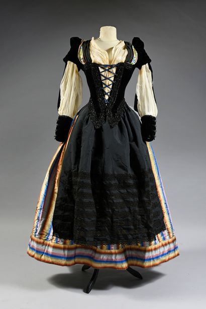 null Robe du soir pour un bal travesti griffée Worth, vers 1880, ensemble inspiré...