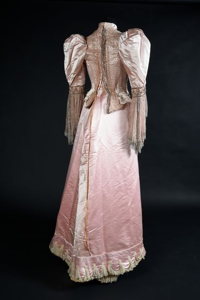  Corsage d'une robe du soir, griffé Worth, fin du XIXe siècle, corsage baleiné en...
