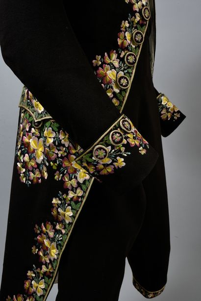 null Suit and breeches of a sumptuous French embroidered suit, circa 1800-1805, suit...