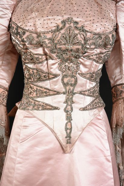  Corsage d'une robe du soir, griffé Worth, fin du XIXe siècle, corsage baleiné en...