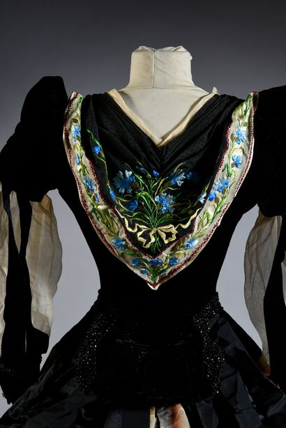 null Robe du soir pour un bal travesti griffée Worth, vers 1880, ensemble inspiré...