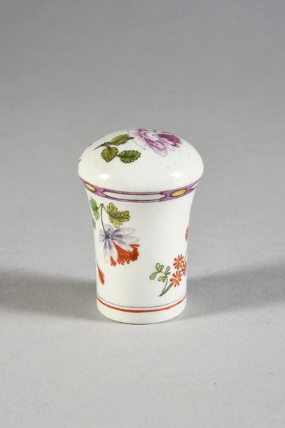null Cane knob in porcelain of Vienna (Du Paquier) of the XVIIIth century Of curved...