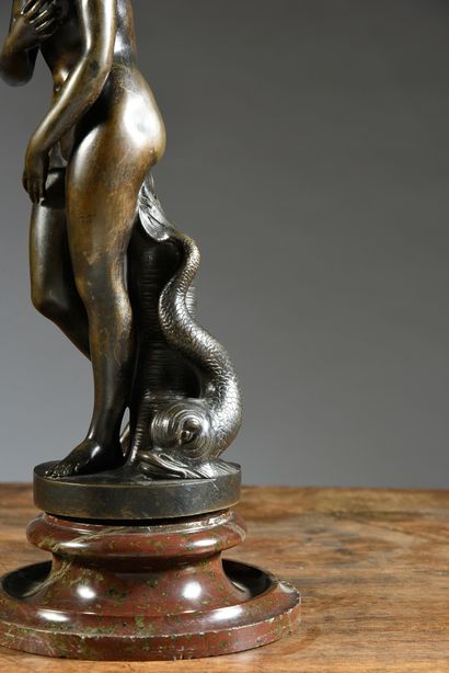 École FRANÇAISE de la fin du XVIIIe siècle 
Venus Medici
Bronze with light brown...