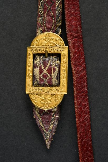 null Très beau ceinturon d'officier en maroquin rouge d'or, avec une double boucle...