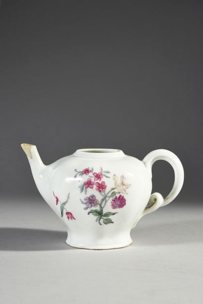 null 18th century Vincennes porcelain teapot with lines Mark in blue with two interlaced...