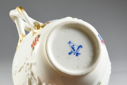 null 18th century Sèvres and Vincennes porcelain Hébert cup (2nd size) and saucer...