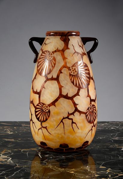 LE VERRE Français. Charder 
Spruce vase.
An ovoid vase with a narrow neck decorated...