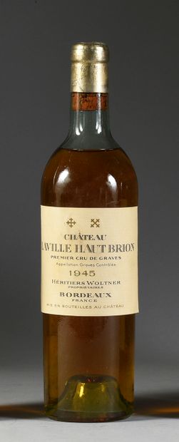 null 1 bouteille Château LAVILLE HAUT BRION - Pessac Leognan (blanc) 1945. Niveau...