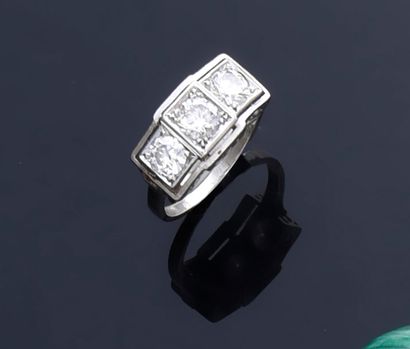 Ring in platinum 850e, set with a half-cut...