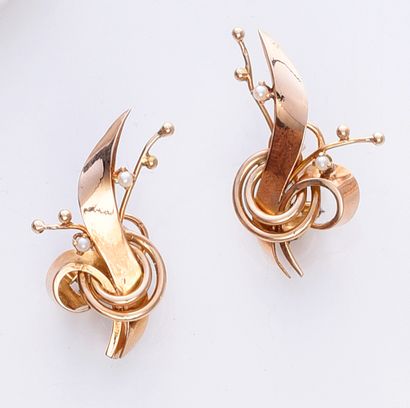 Pair of earrings in yellow gold 750th and...