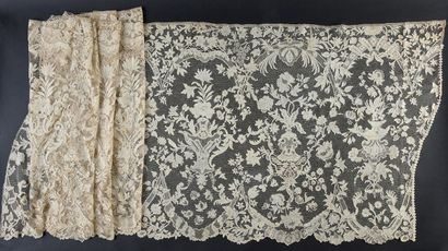 Rare large bottom of dawn in lace of Argentan,...