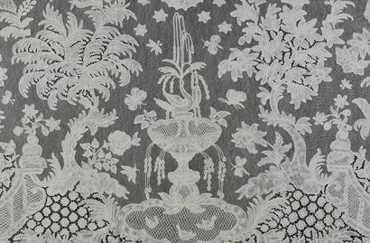 null Rare large ruffle with fountains and animals, spindles, Brussels, circa 1740-50....