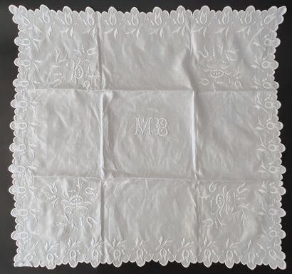  Meeting of handkerchiefs and white embroidery, early twentieth century. Six handkerchiefs...