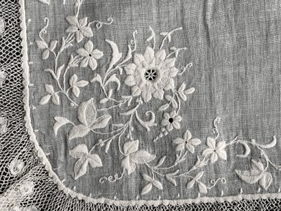 null Four embroidered handkerchiefs, 2nd half of the nineteenth century.
In linen...