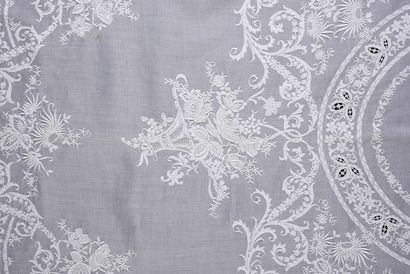 null Table service, tablecloth and twelve napkins, embroidered organza, 1st half...