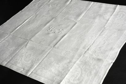 null Deux suites de douze serviettes de table damassées, 2nde moitié du XIXe siècle.
En...