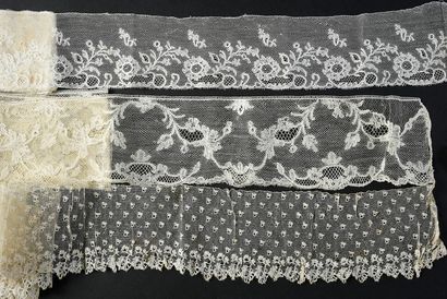 null Nine borders in lace of Malines, spindles, XIXth century.
In cream to dark ivory...