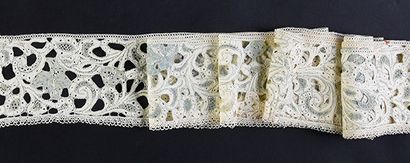 Rare tri-colored Milan lace border, spindles,...