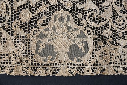 null Superb tablecloth in lace of Venice and Burano, needle, Italy, 1st half of the...