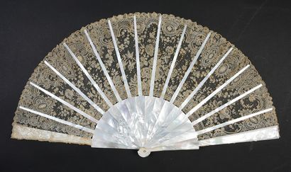 null Folded fan, Point de Gaze, needle, 2nd of the XIXth century.
Leaf in Point de...