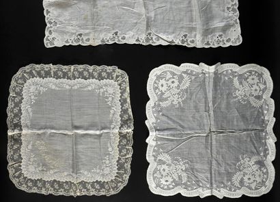 null Trois mouchoirs brodés, 2nde moitié du XIXe siècle.
En linon fil de main, deux...