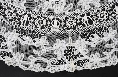 null Round lace tablecloth, mid-twentieth century.
In composite lace mounted in a...