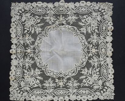 null Two handkerchiefs in application of England, 2nd half of the XIXth century.
Handkerchiefs...