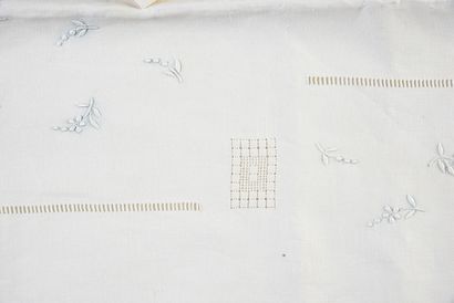 null Set of bed, sheets and its pillowcases, mid-twentieth century.
Top sheet with...